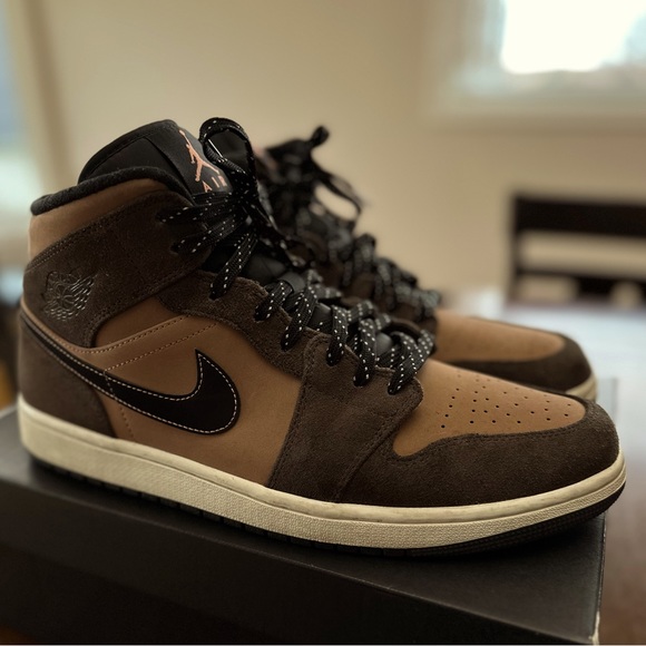 jordan 1 mid chocolate